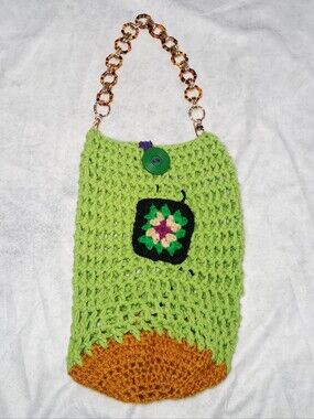 Vintage handmade green crochet purse flower detail acrylic gold tortoise chain